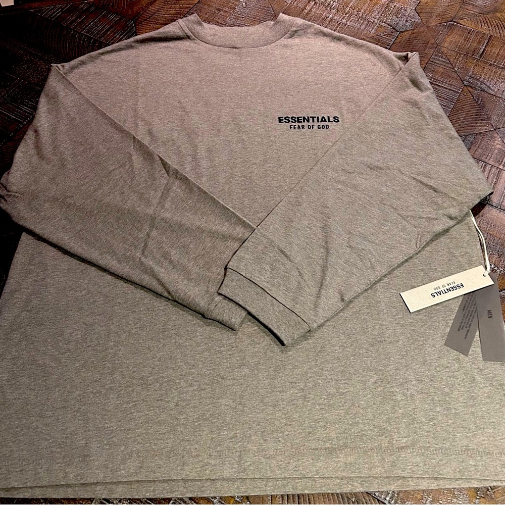 Essentials Fear of God -Long Sleeve T-Shirt (Men’s Small)